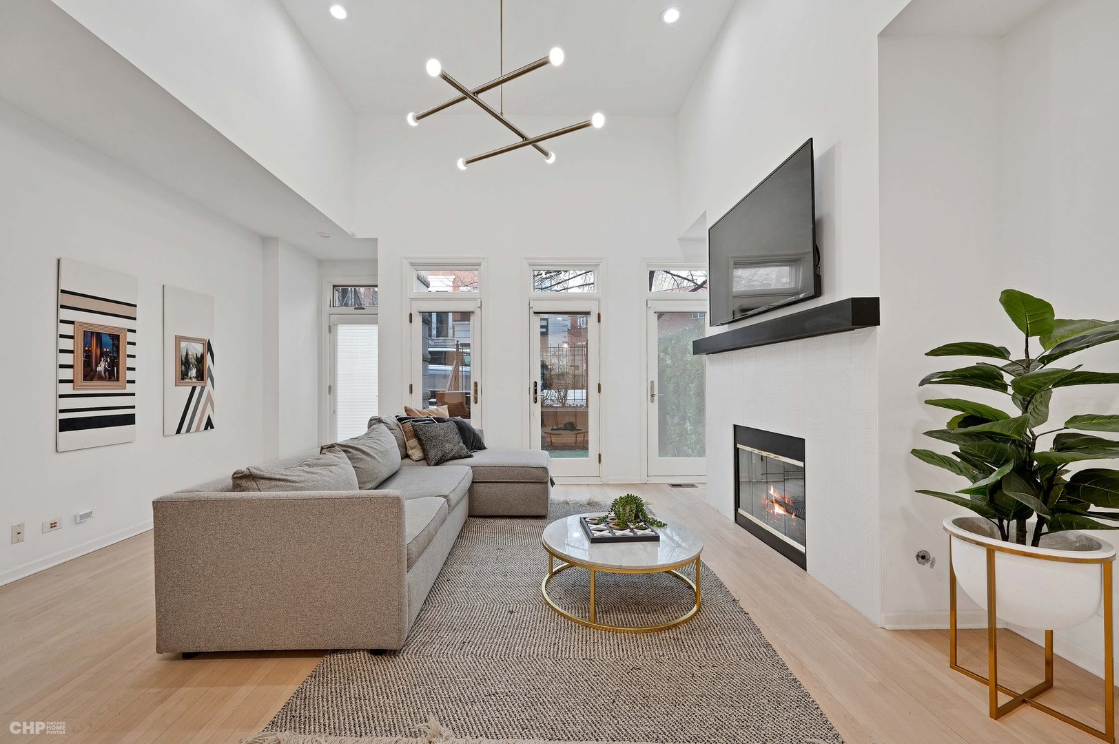 2039 N Lincoln Avenue Unit: H