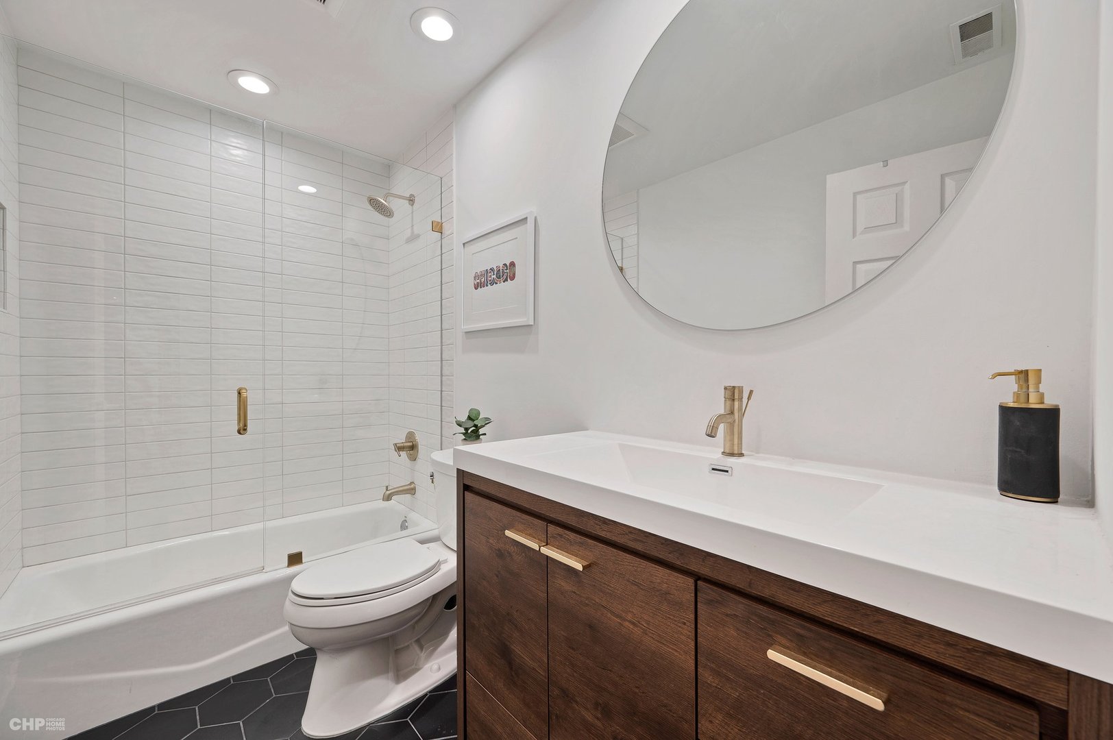 2039 N Lincoln Avenue Unit: H