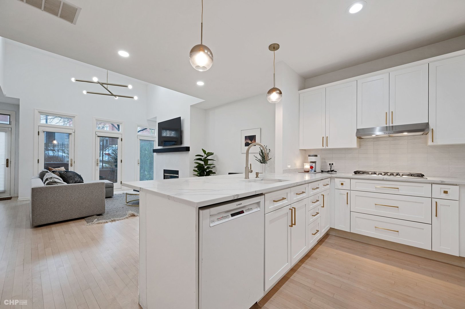 2039 N Lincoln Avenue Unit: H