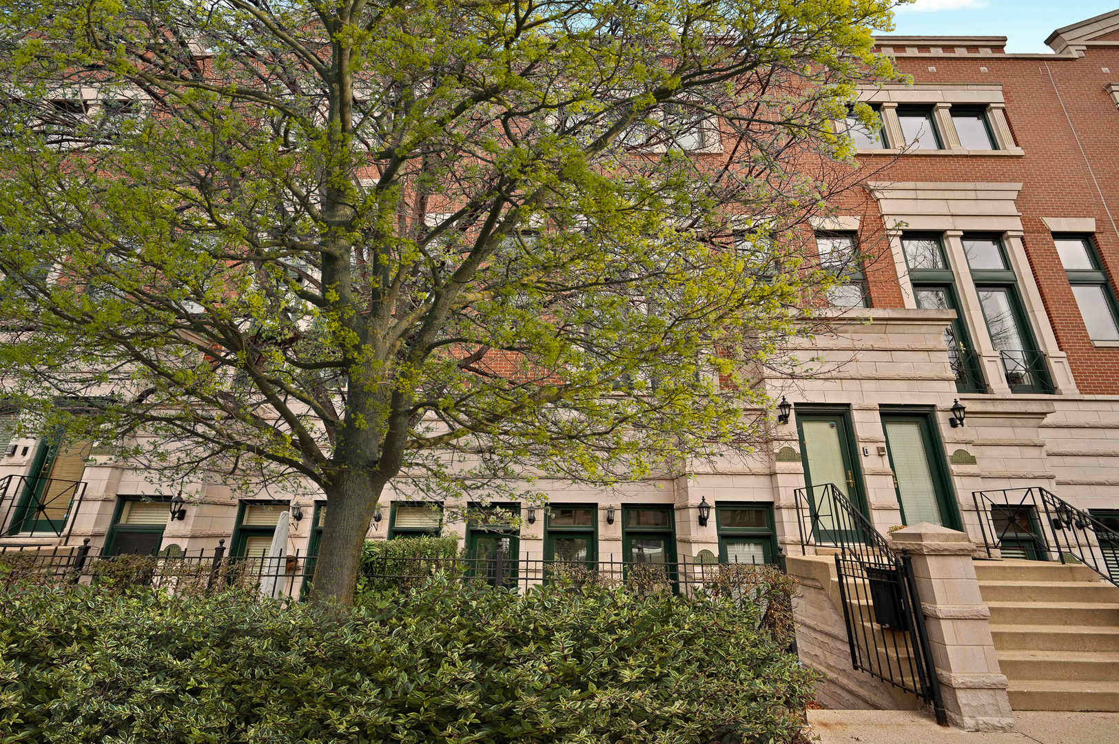 2039 N Lincoln Avenue Unit: H