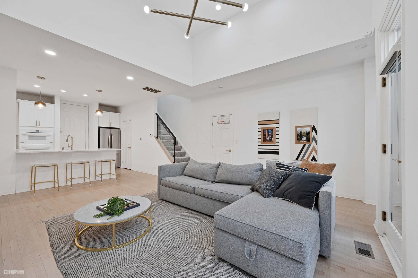 2039 N Lincoln Avenue Unit: H