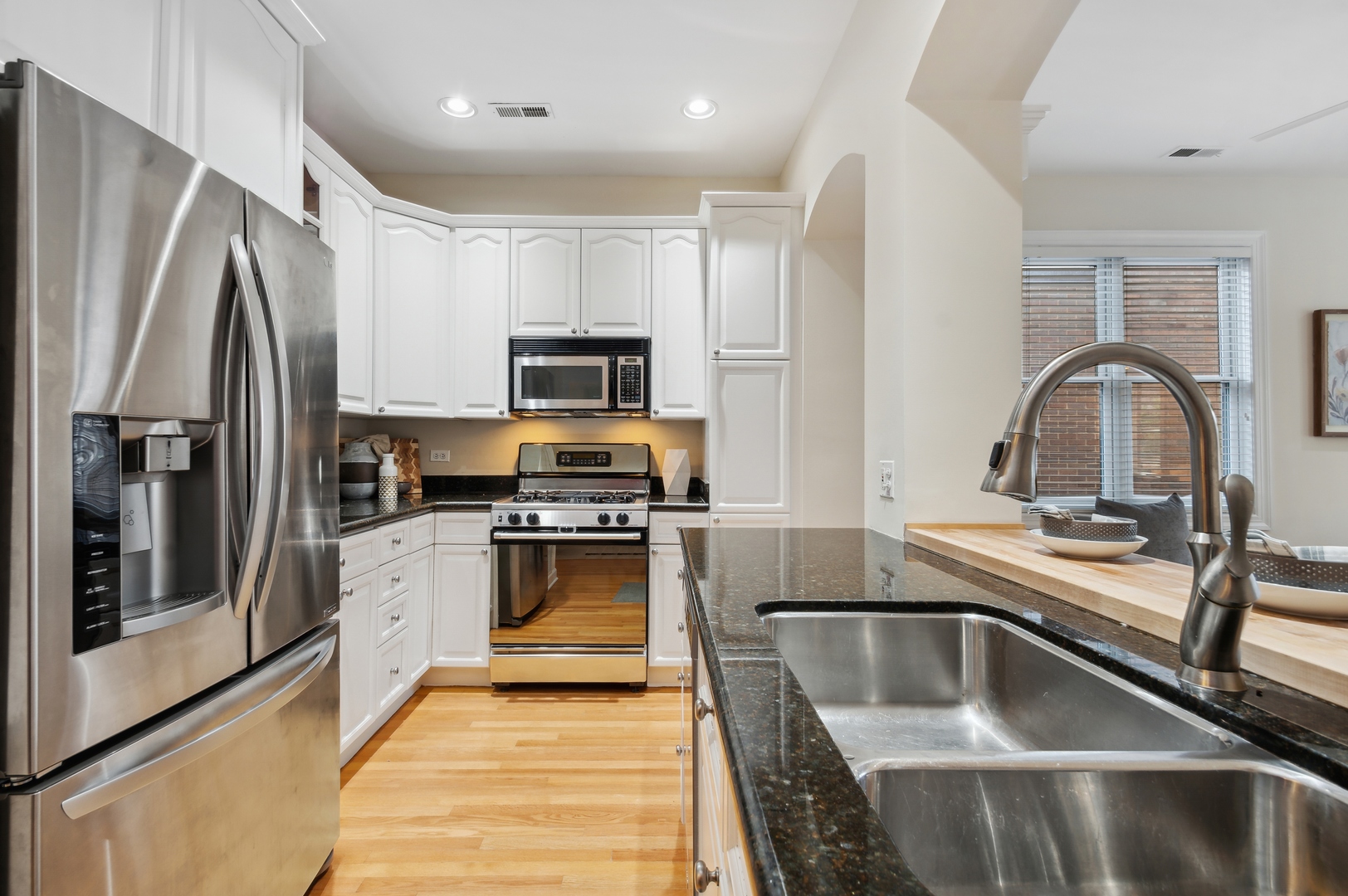 834 W Diversey Parkway Unit: 3E