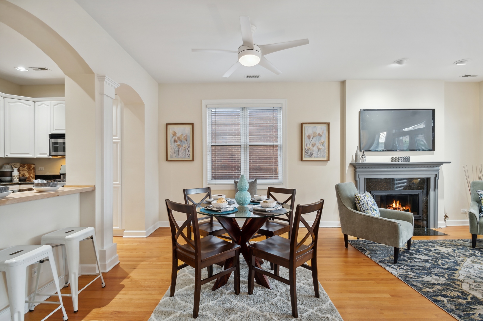 834 W Diversey Parkway Unit: 3E