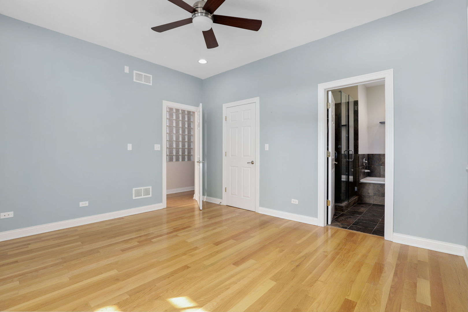 2023 N Mozart Street Unit: 2