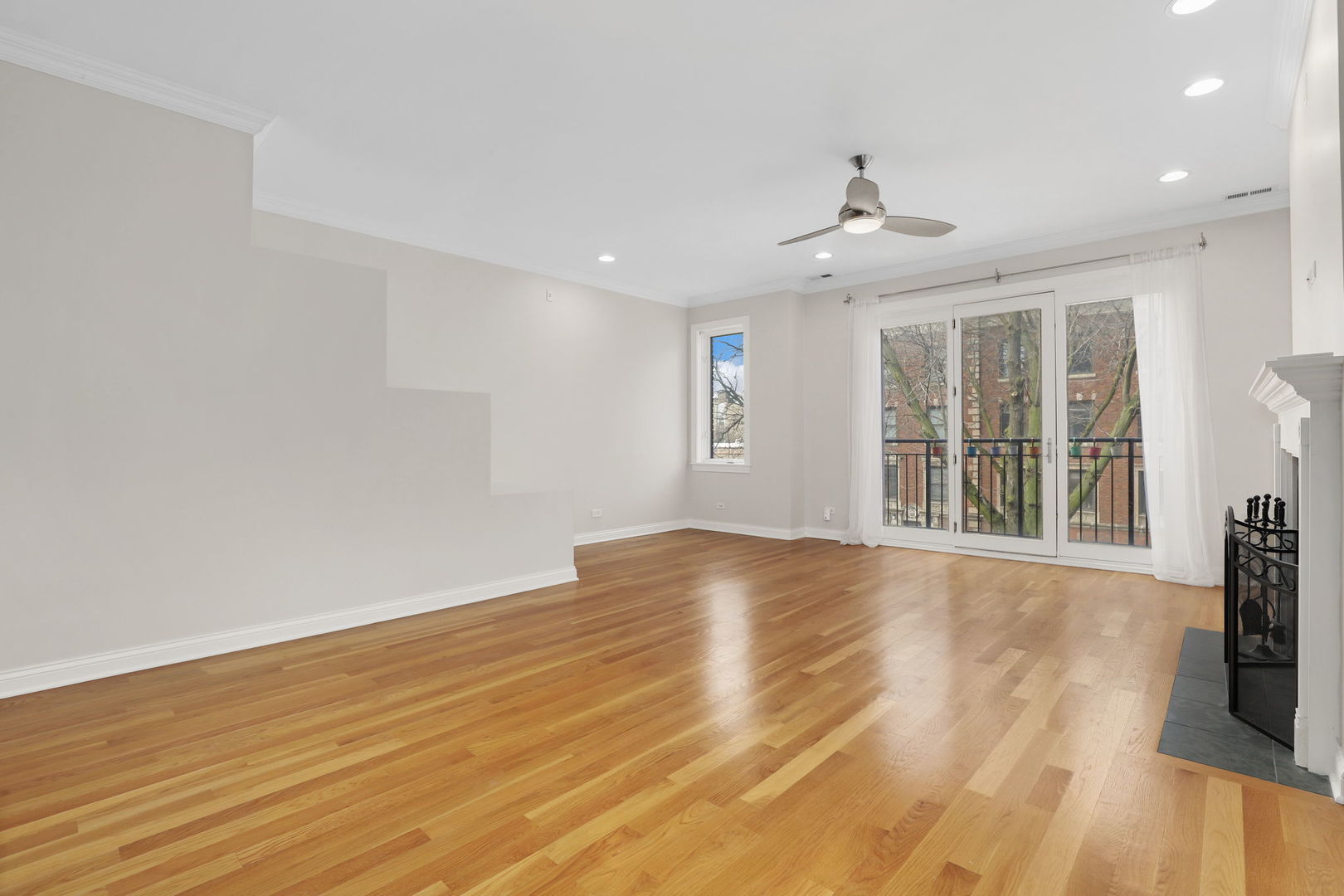 2023 N Mozart Street Unit: 2