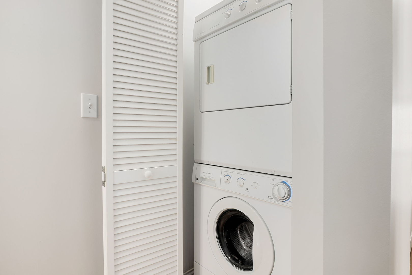2023 N Mozart Street Unit: 2
