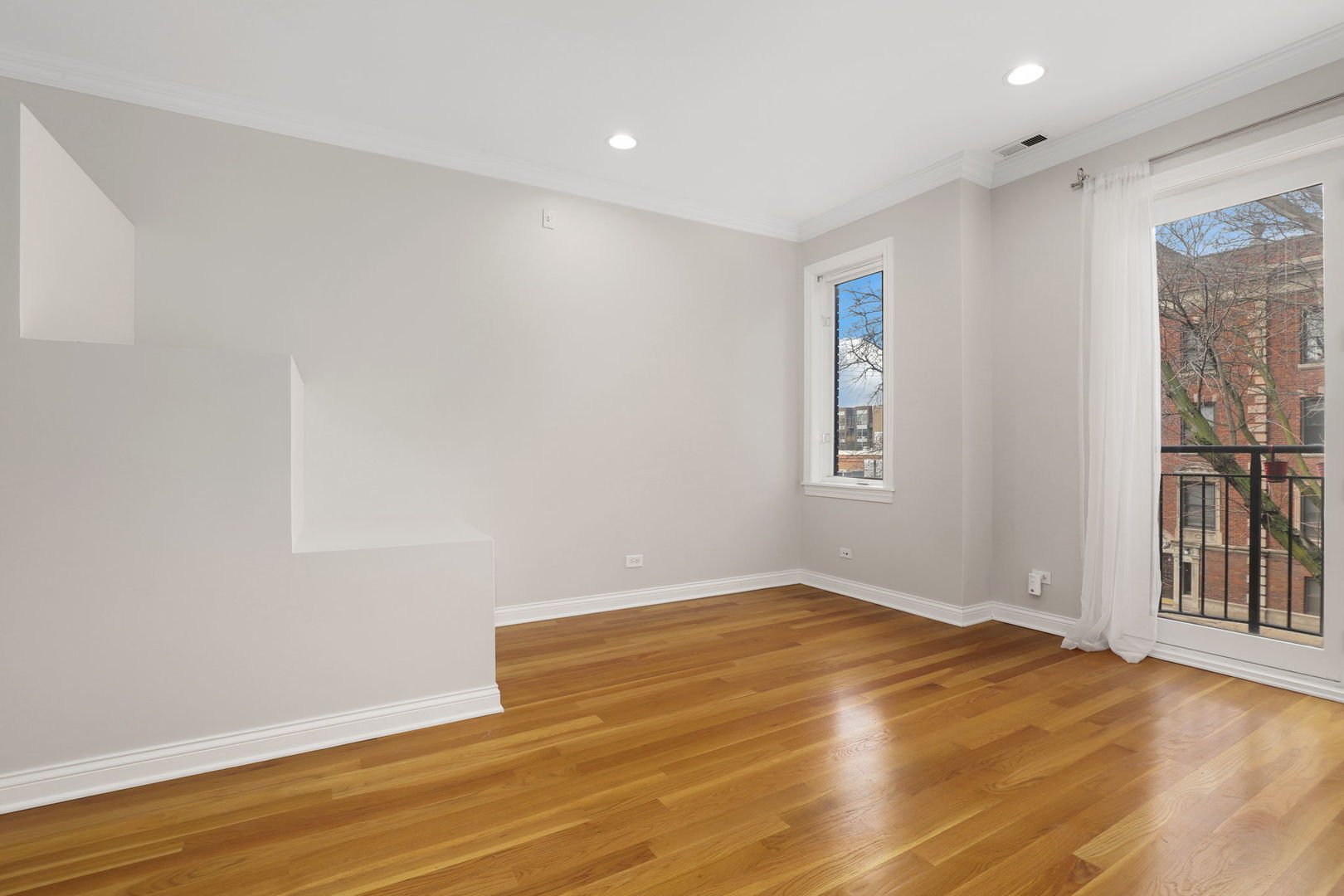 2023 N Mozart Street Unit: 2