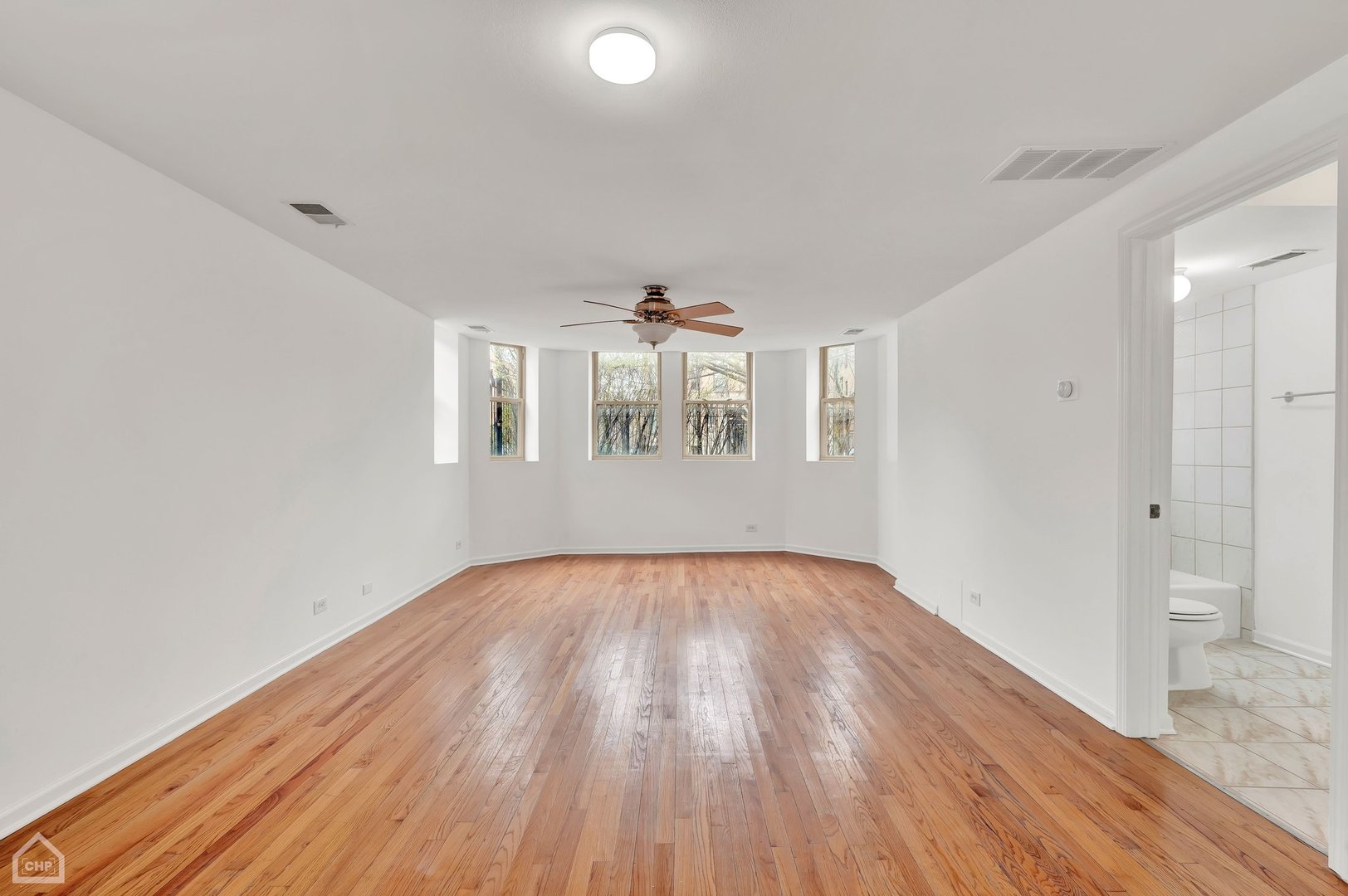 2155 N Spaulding Avenue Unit: 1