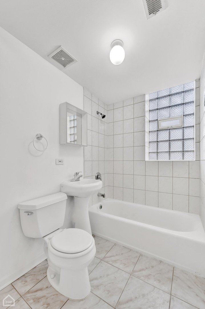 2155 N Spaulding Avenue Unit: 1