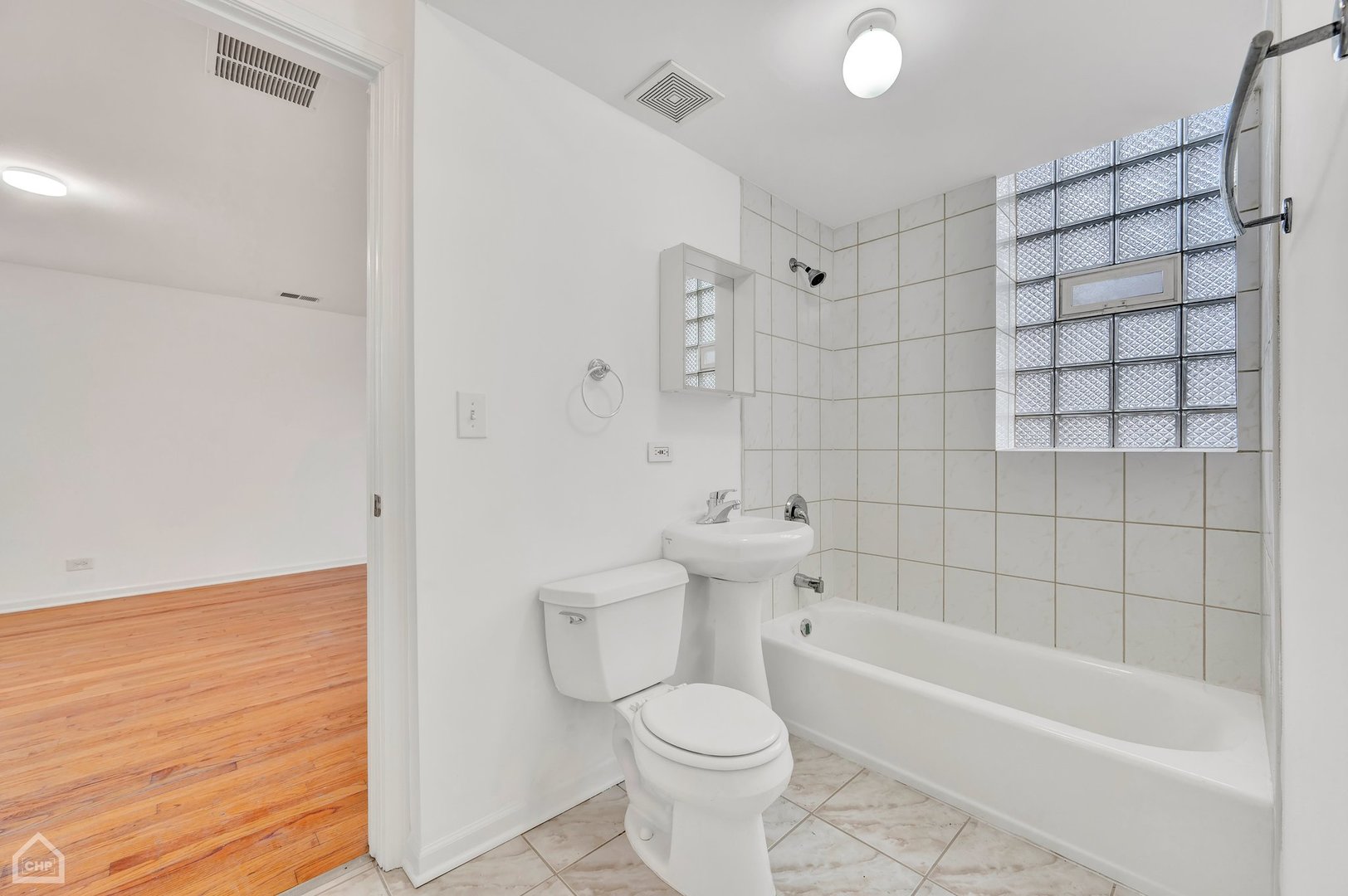 2155 N Spaulding Avenue Unit: 1