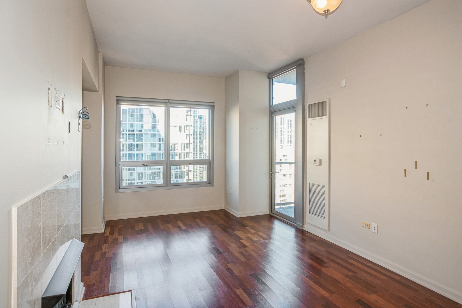 160 E Illinois Street Unit: 2403