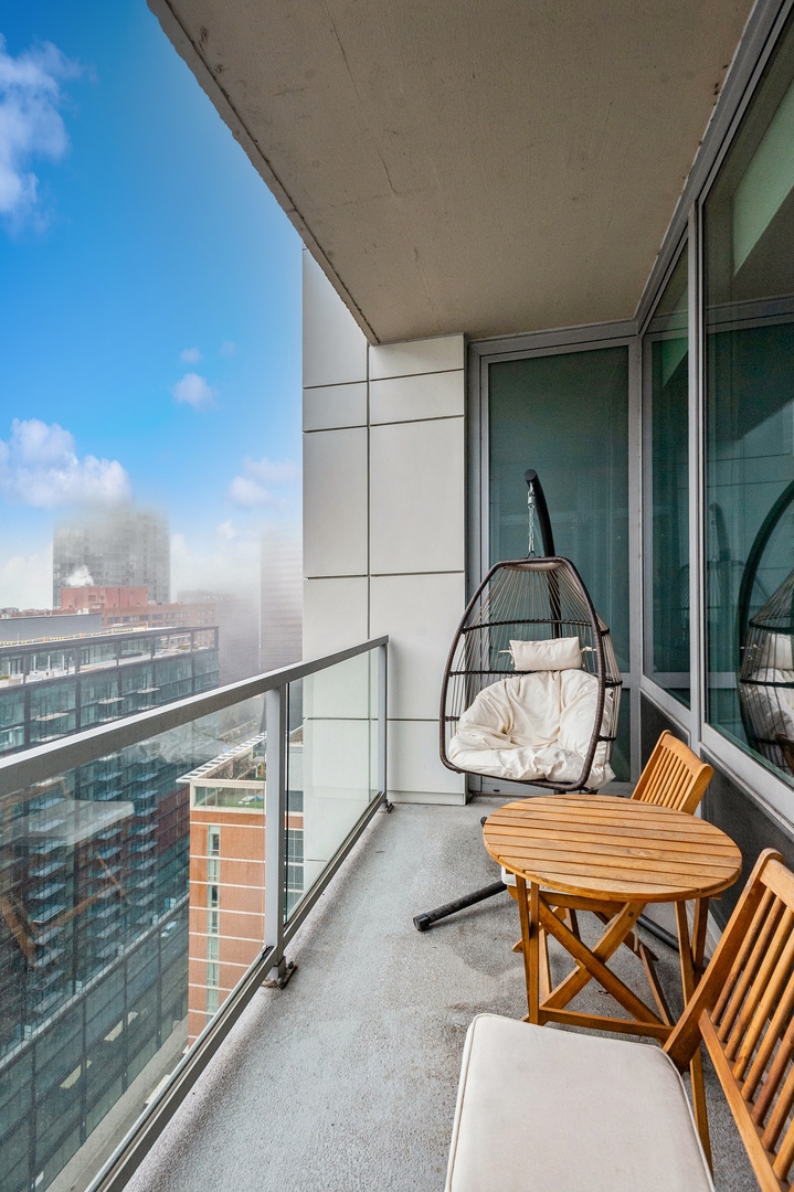 160 E Illinois Street Unit: 2403