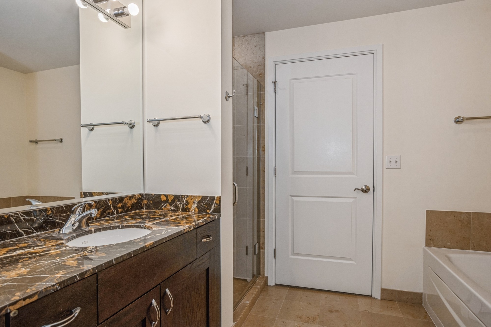 160 E Illinois Street Unit: 2403