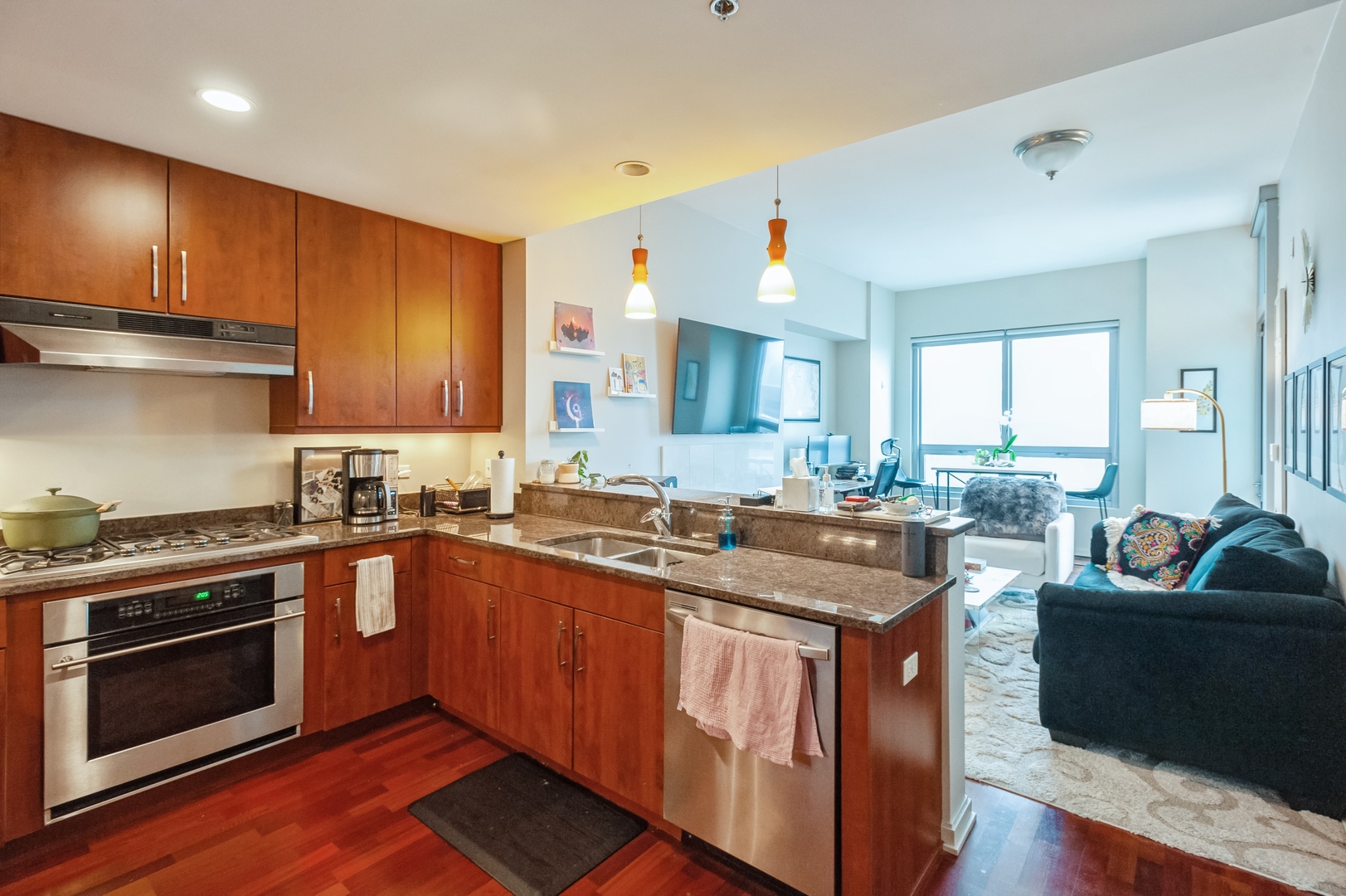 160 E Illinois Street Unit: 2403