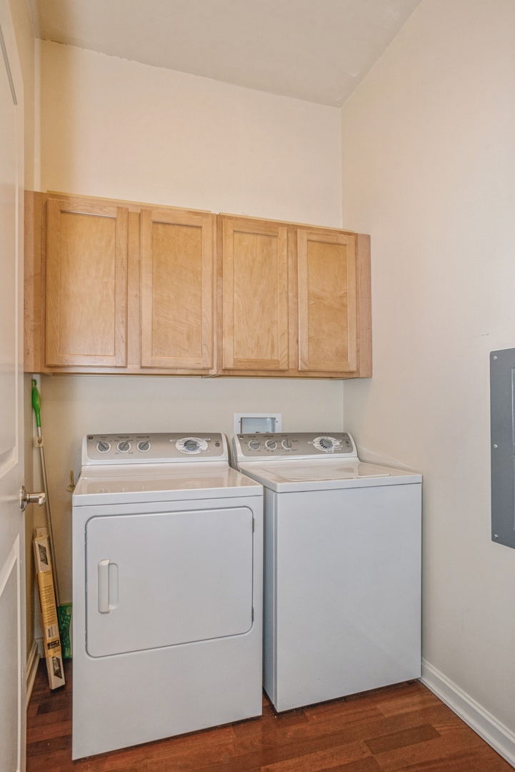 160 E Illinois Street Unit: 2403