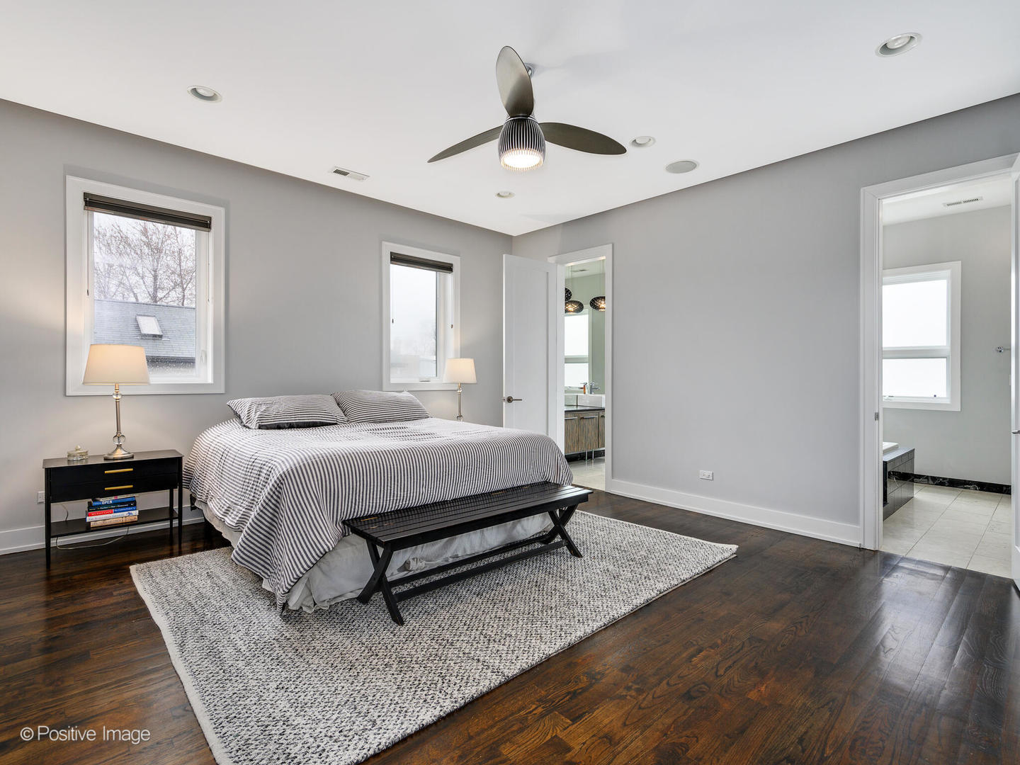 2542 W Cortland Street