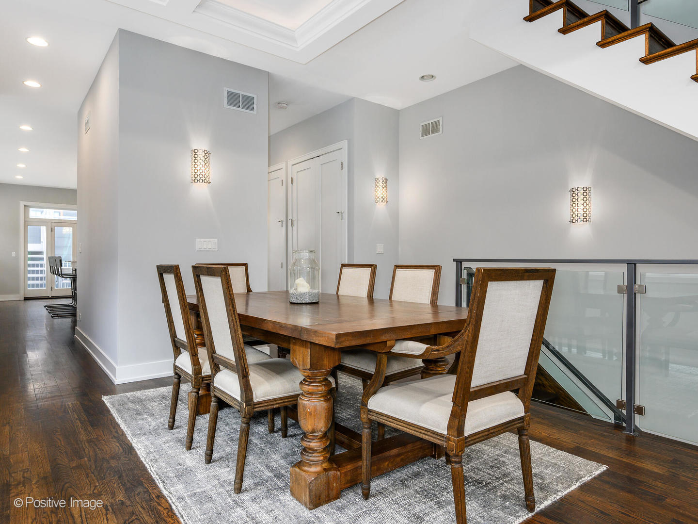 2542 W Cortland Street