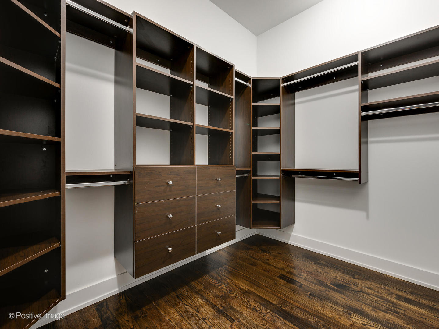 2542 W Cortland Street