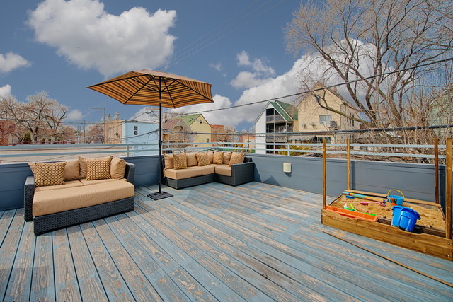 2542 W Cortland Street