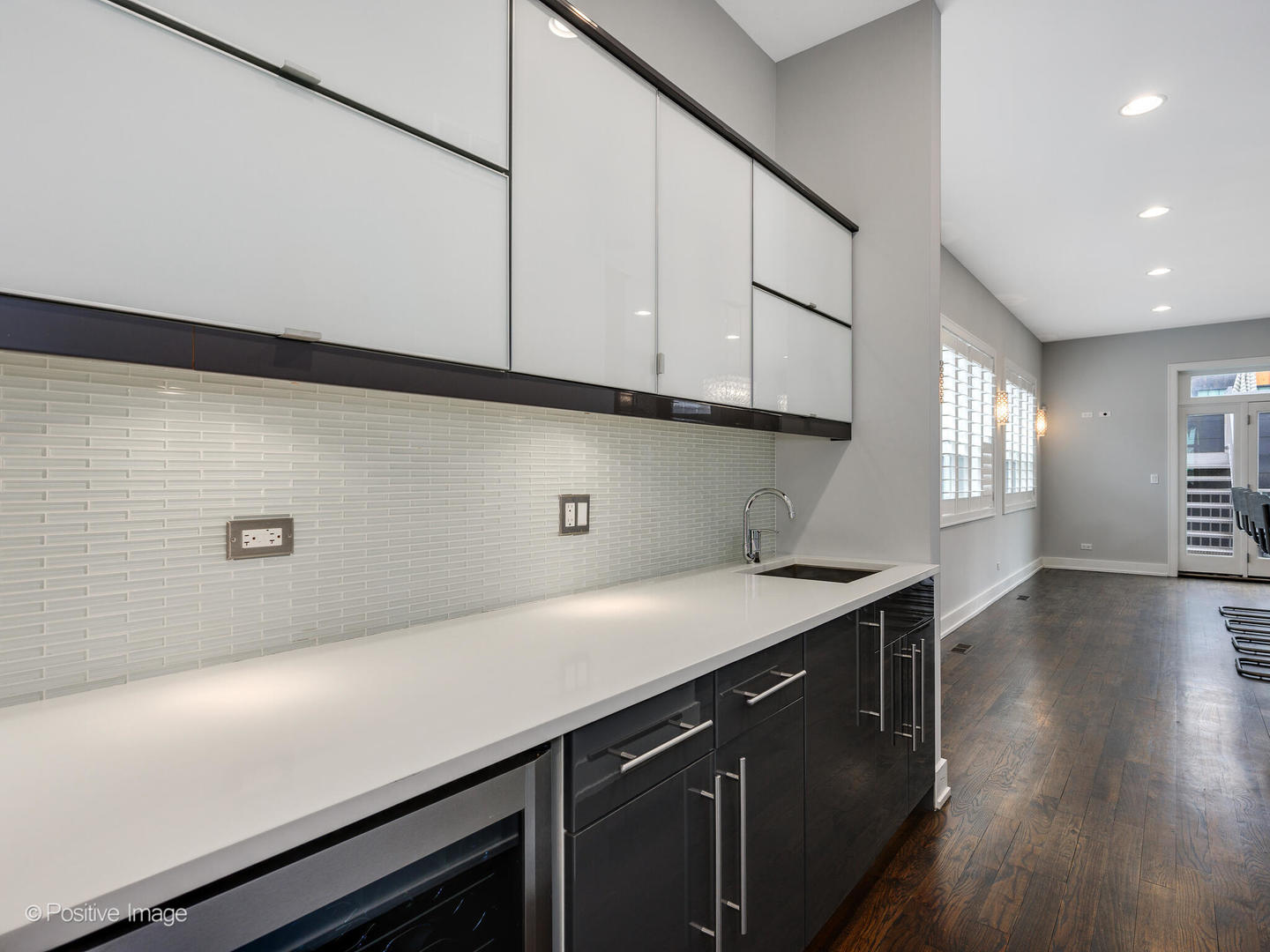 2542 W Cortland Street