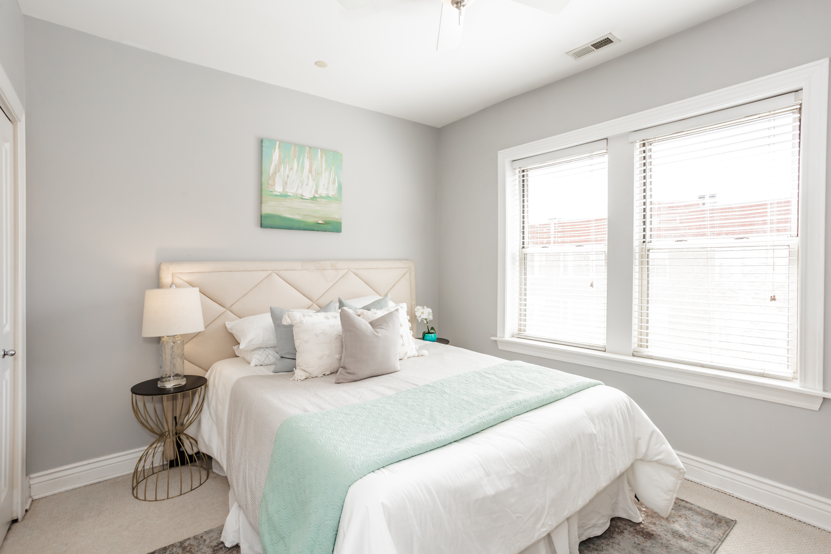 3701 N Bosworth Avenue Unit: 3