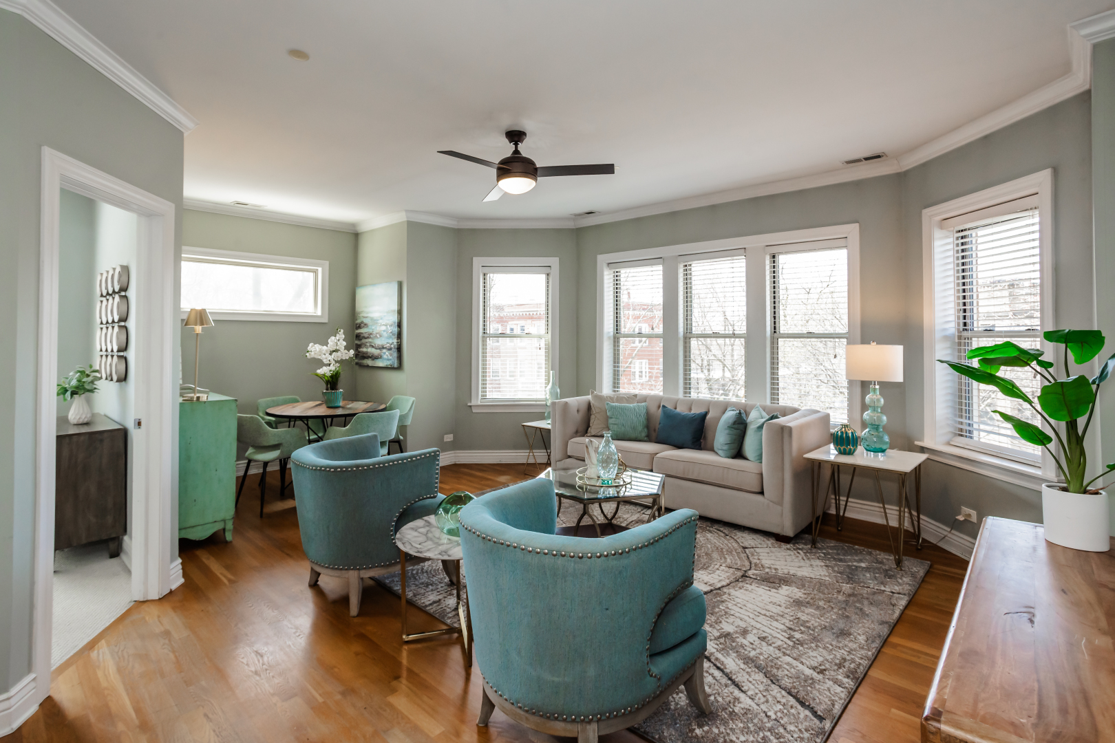 3701 N Bosworth Avenue Unit: 3