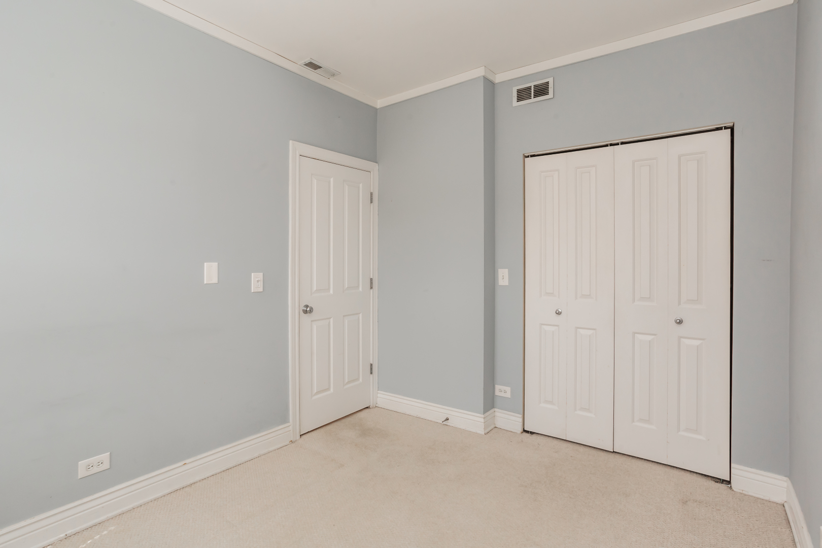 3701 N Bosworth Avenue Unit: 3