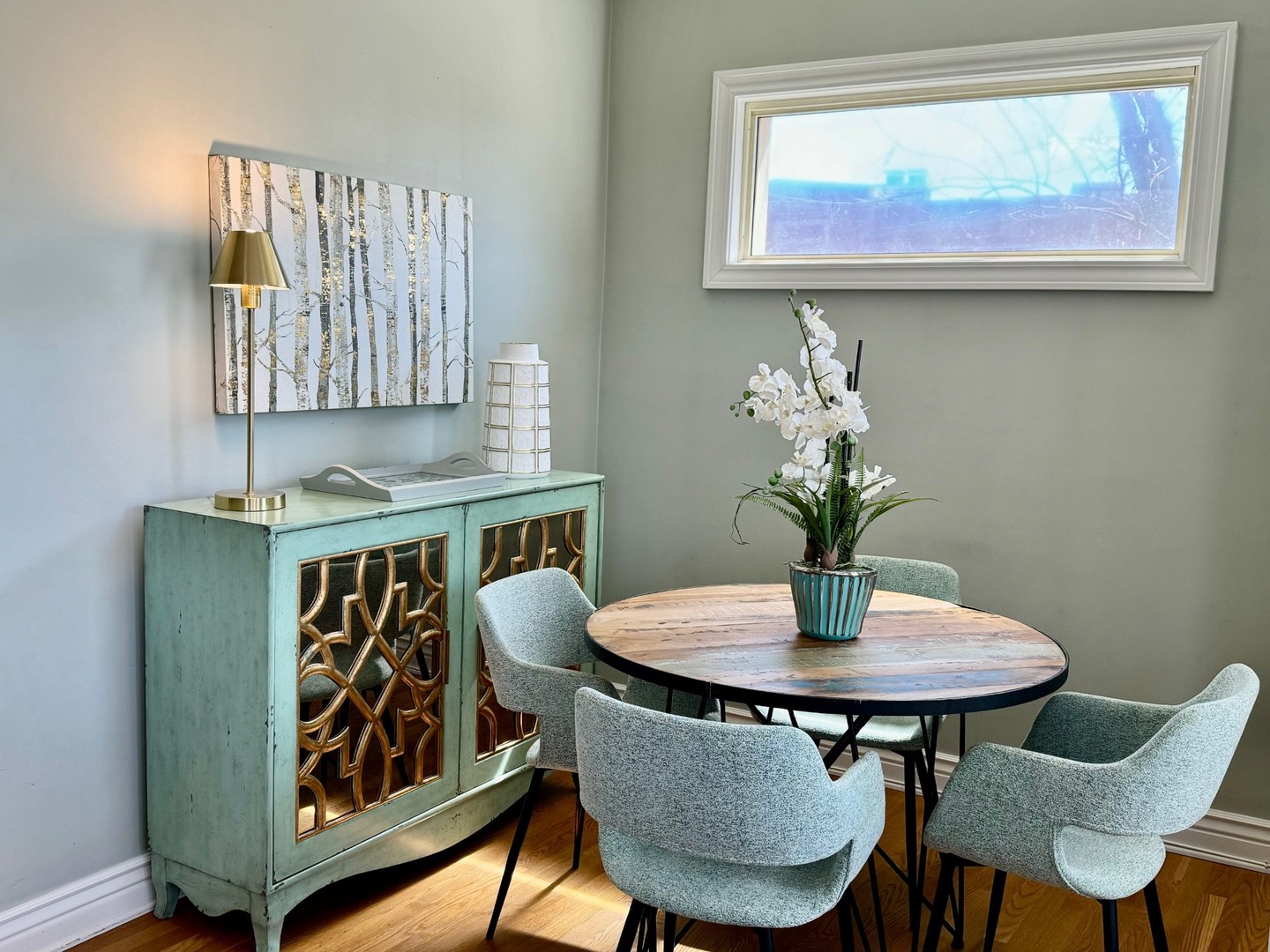 3701 N Bosworth Avenue Unit: 3