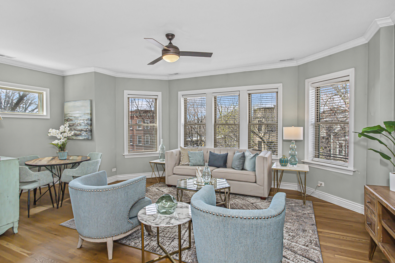 3701 N Bosworth Avenue Unit: 3