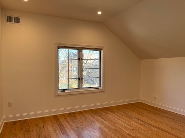 850 W Fullerton Avenue