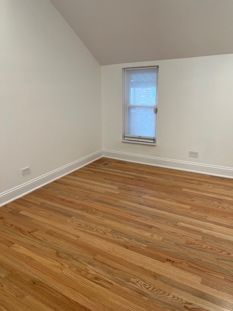 850 W Fullerton Avenue