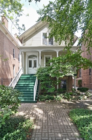 850 W Fullerton Avenue