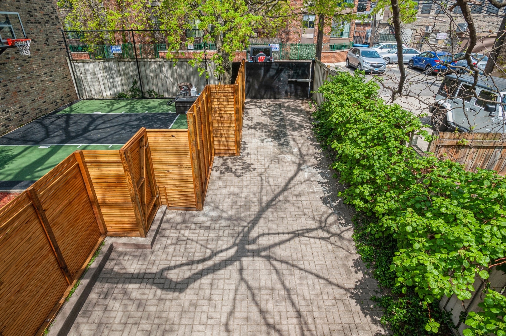 850 W Fullerton Avenue