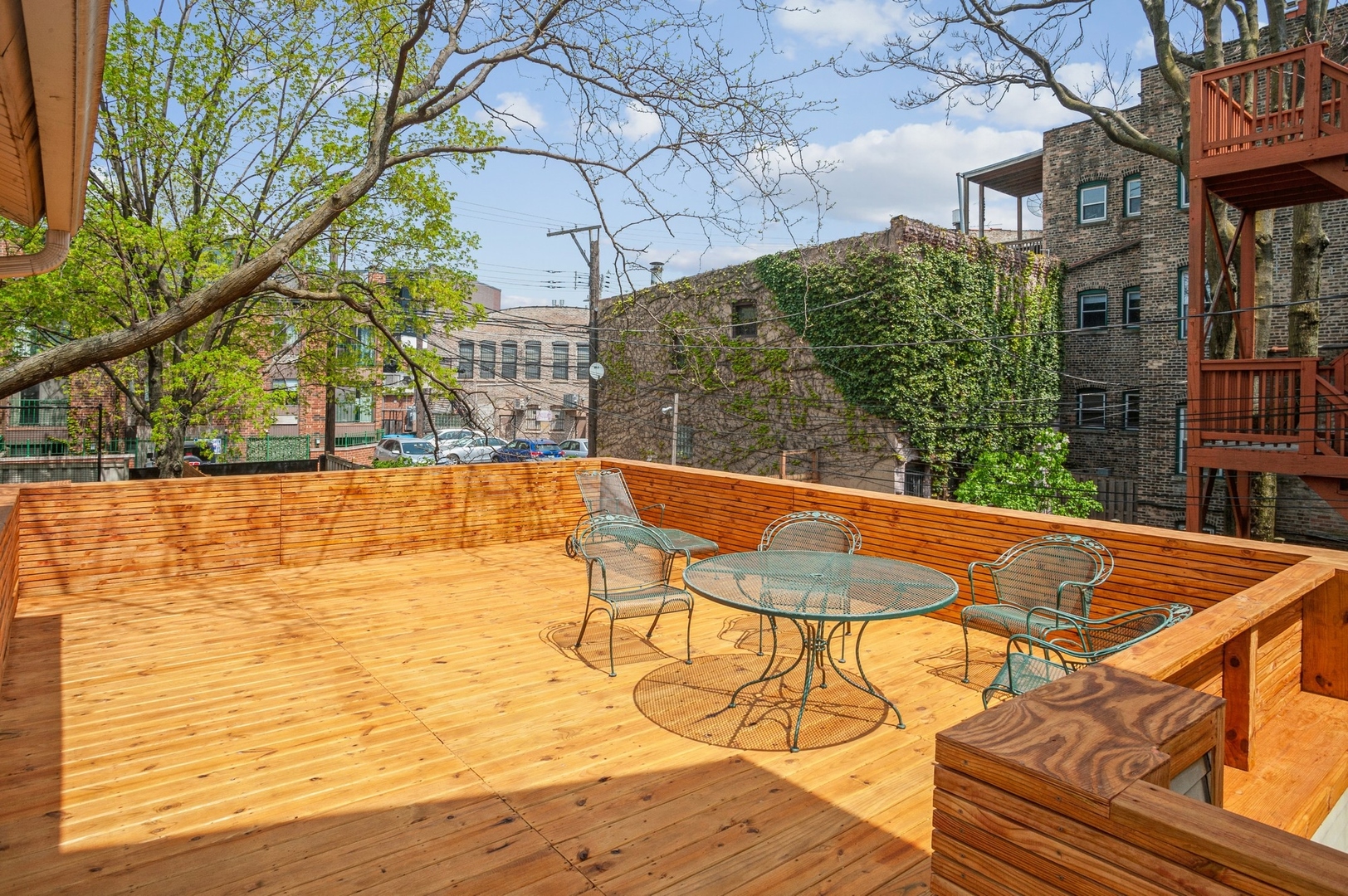 850 W Fullerton Avenue