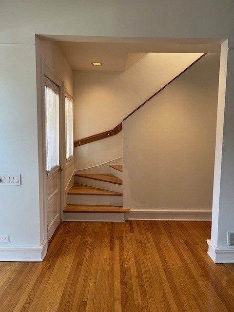 850 W Fullerton Avenue