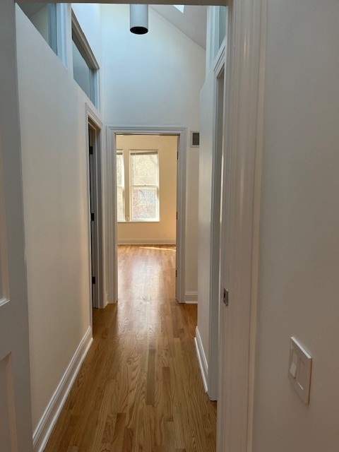 850 W Fullerton Avenue