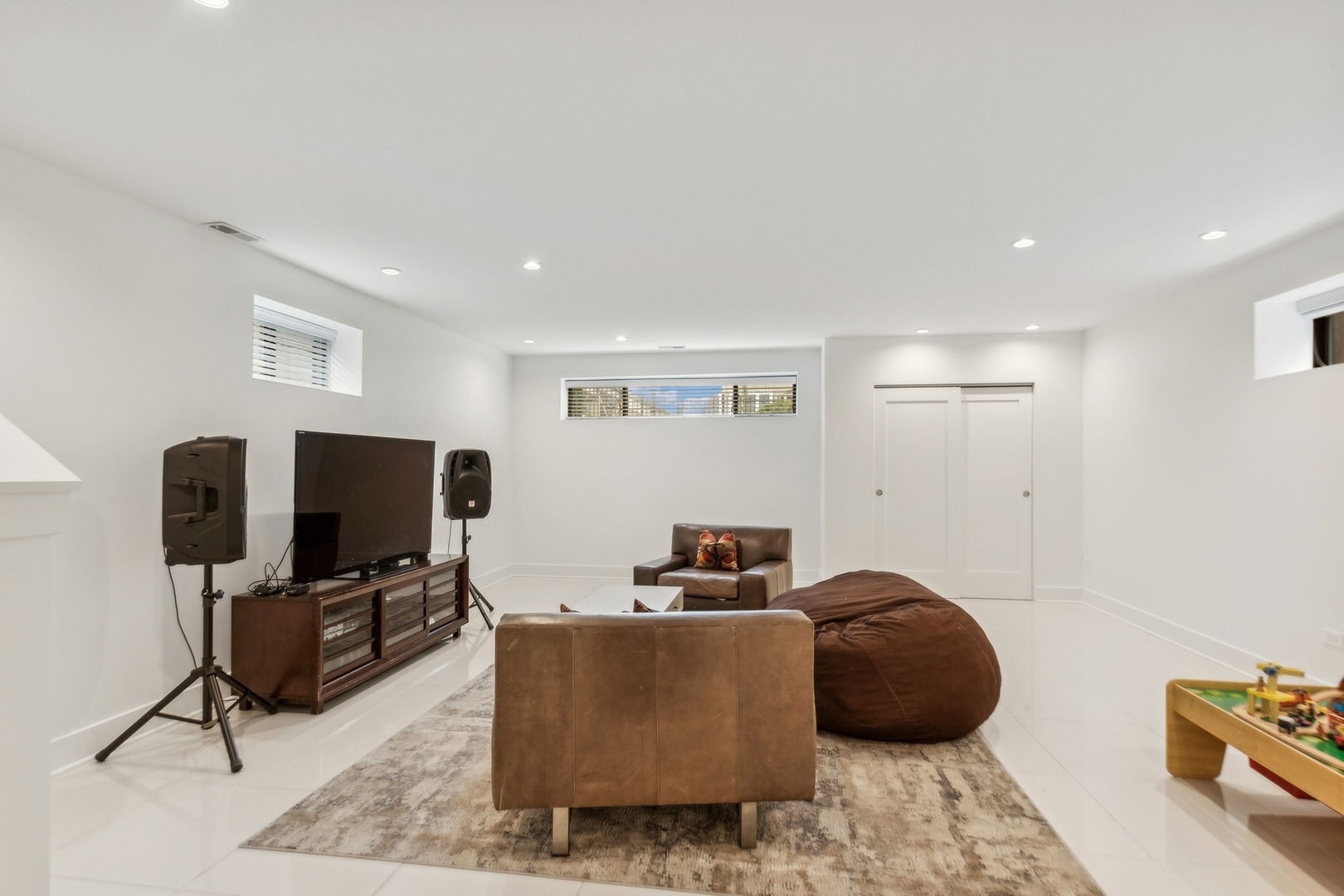 1822 W Warner Avenue