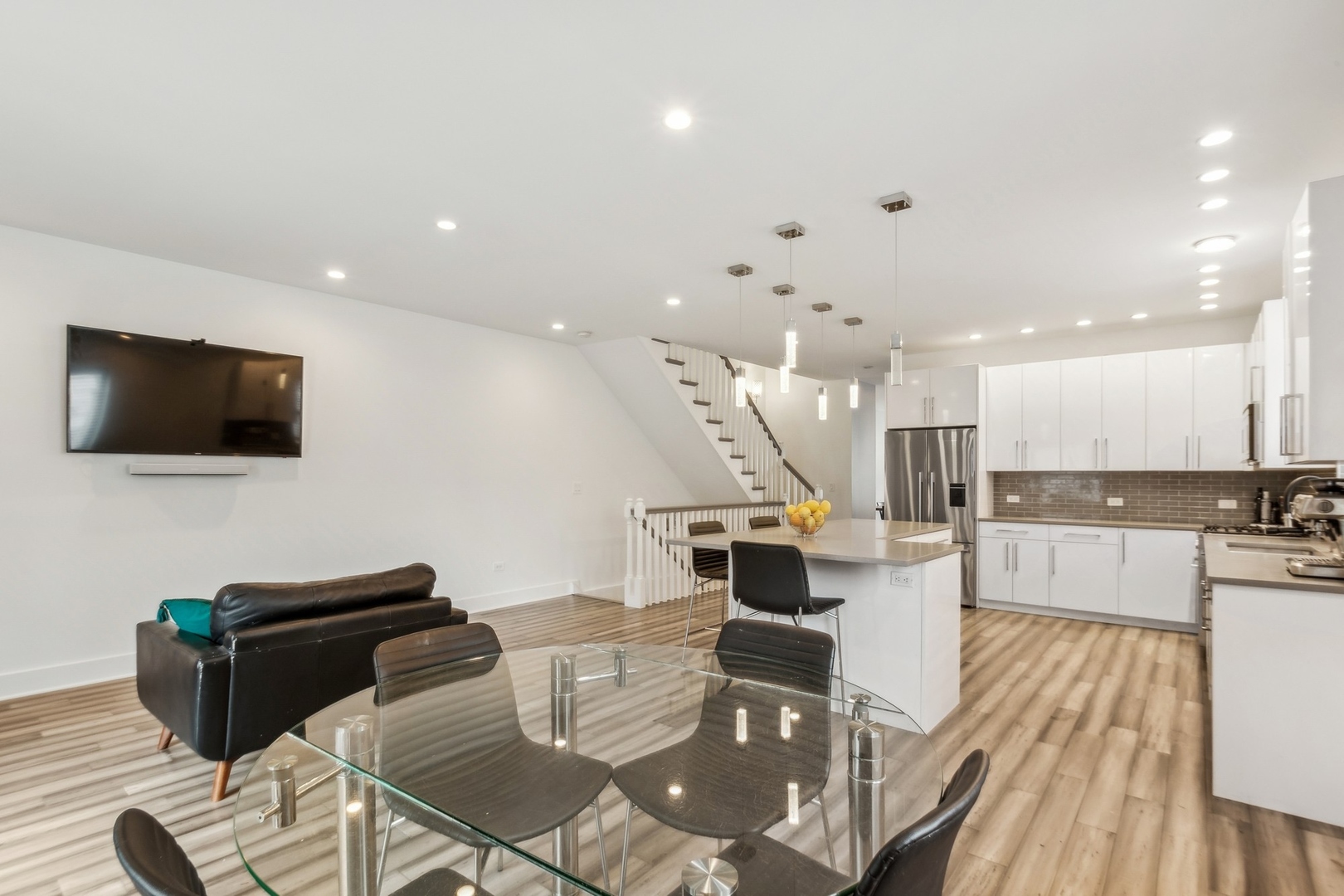 1822 W Warner Avenue