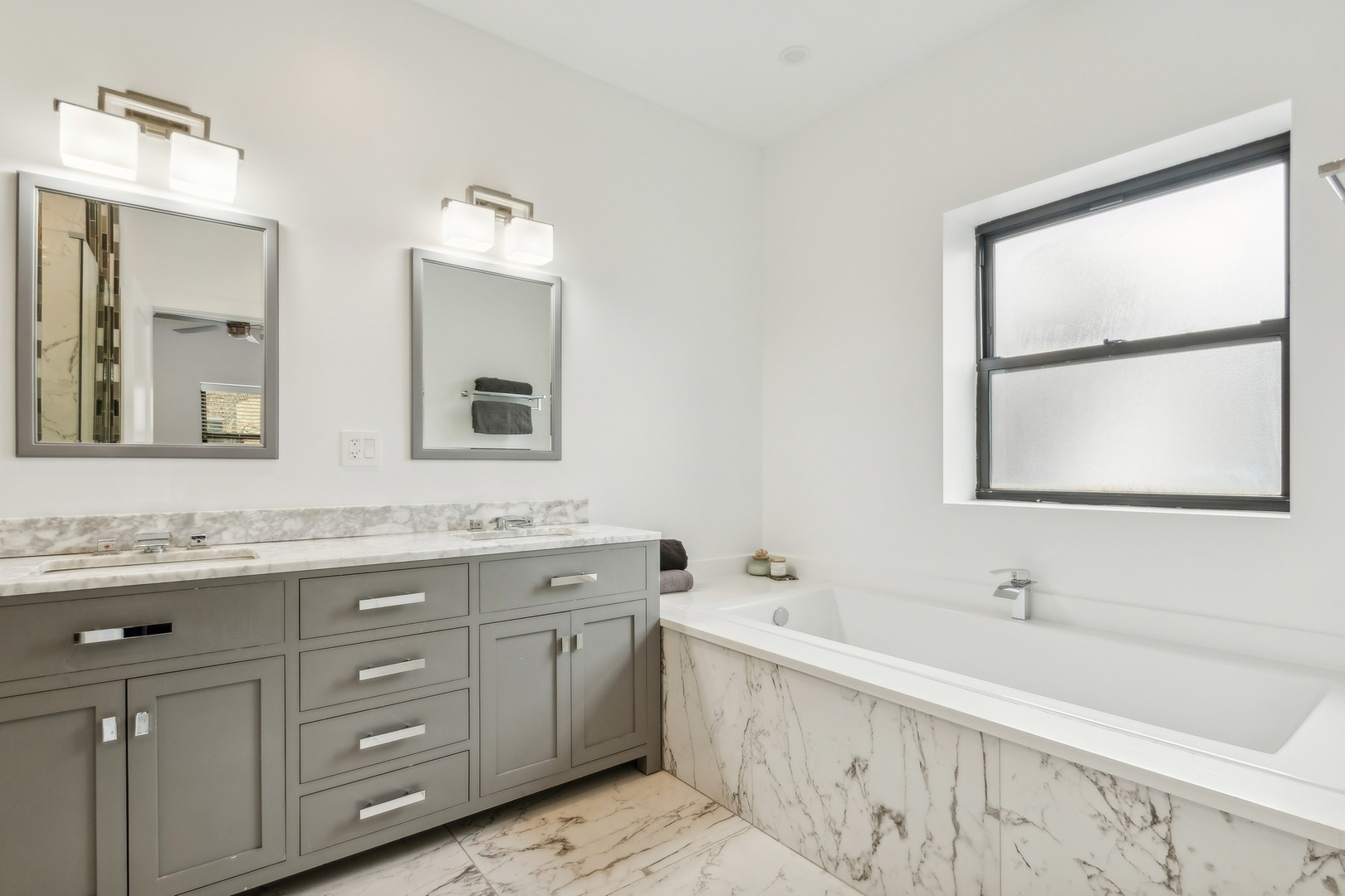 1822 W Warner Avenue