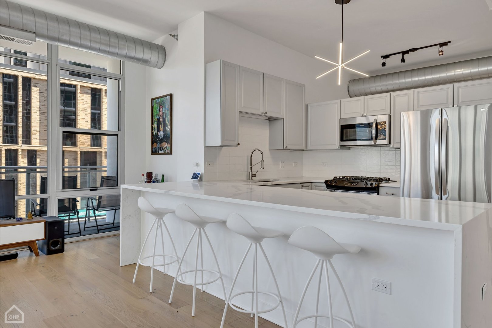 901 W MADISON Street Unit: 417