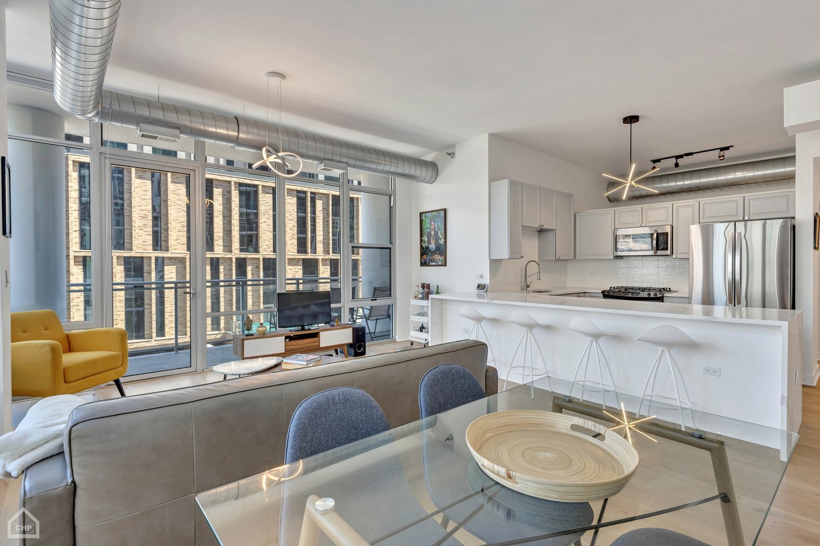 901 W MADISON Street Unit: 417