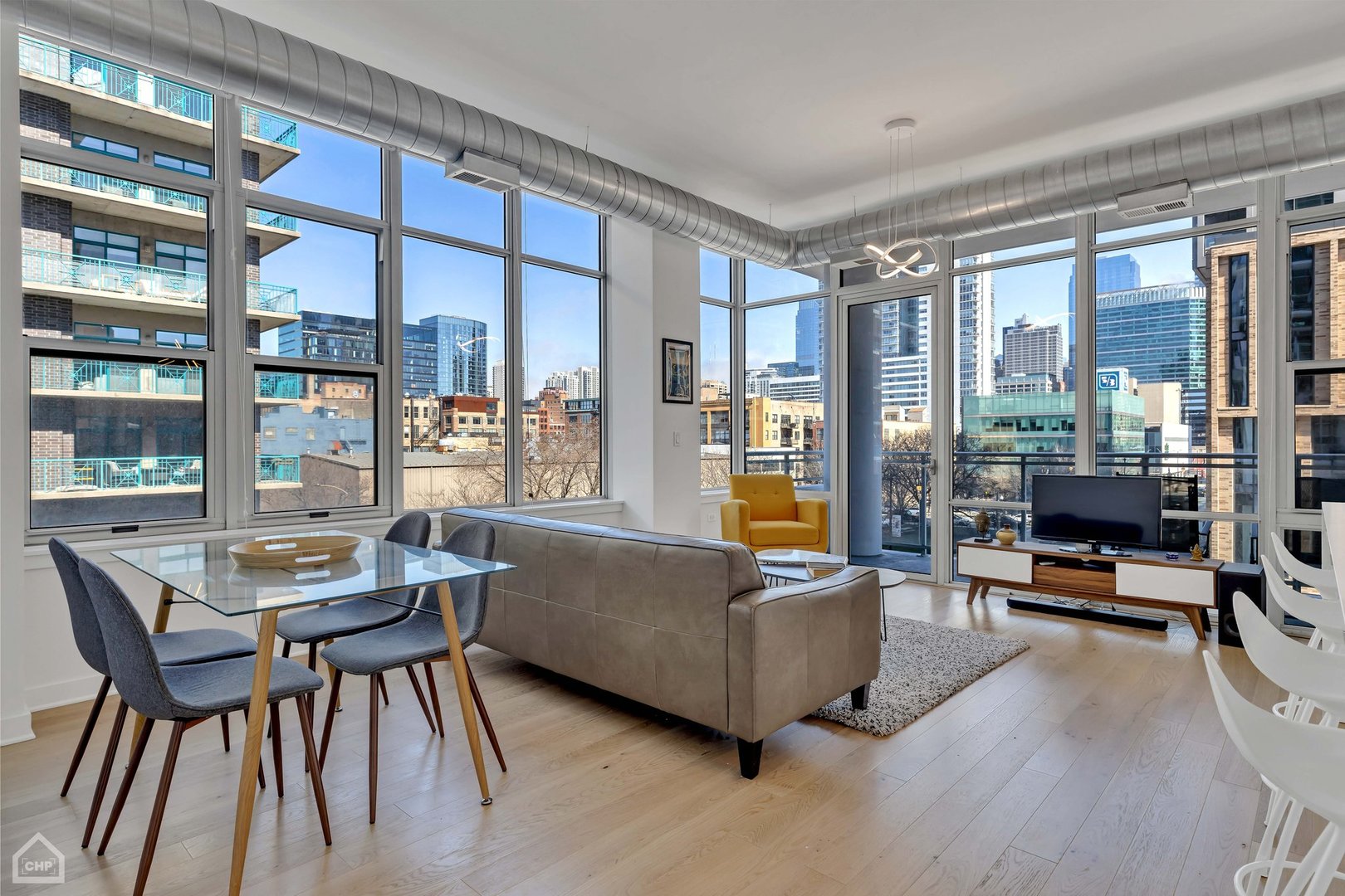 901 W MADISON Street Unit: 417