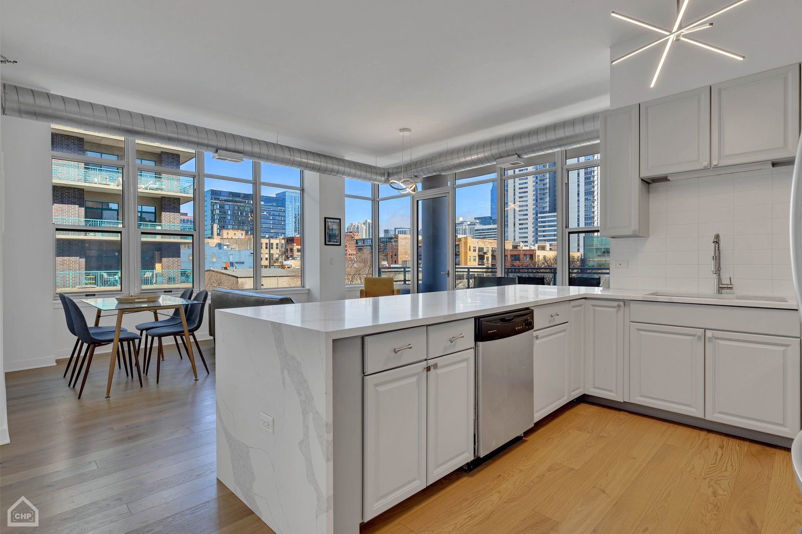 901 W MADISON Street Unit: 417