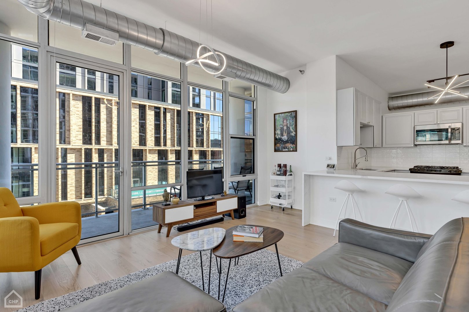 901 W MADISON Street Unit: 417