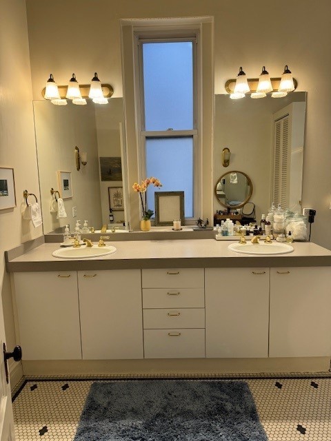 2242 N FREMONT Street Unit: 2