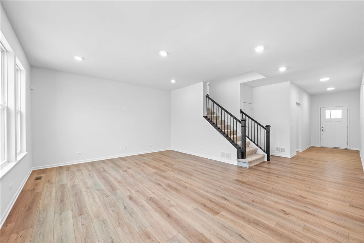 109 SWEETFLAG Circle