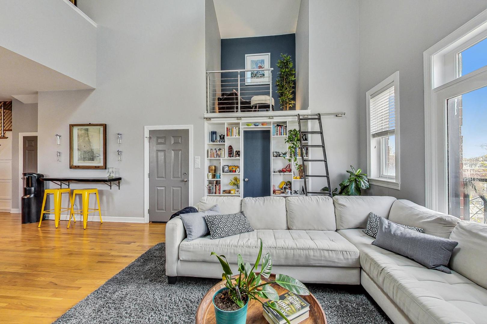 1803 N Kedzie Avenue Unit: 3