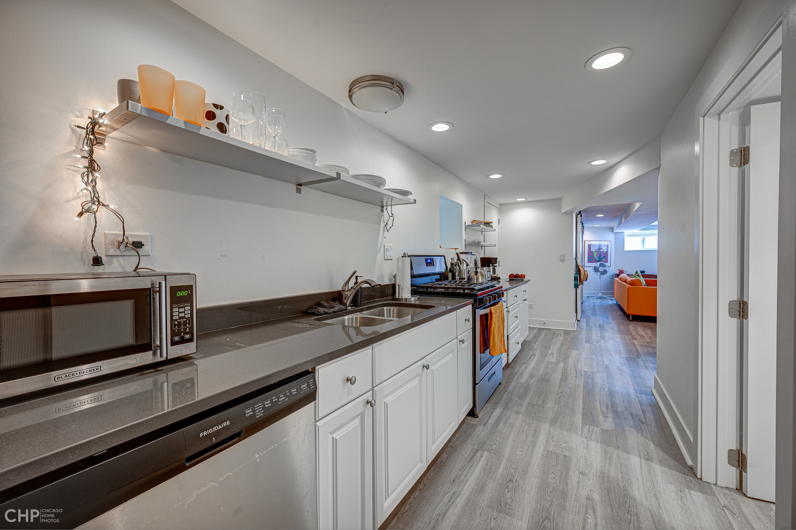 2847 W Shakespeare Avenue