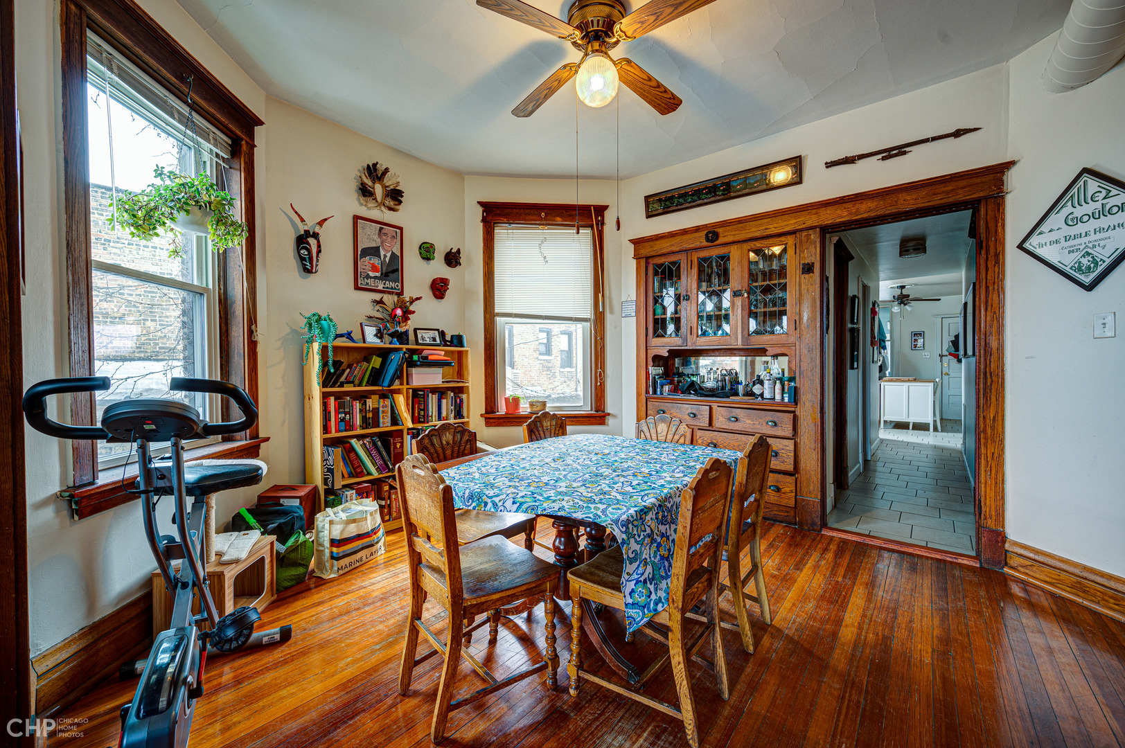 2847 W Shakespeare Avenue