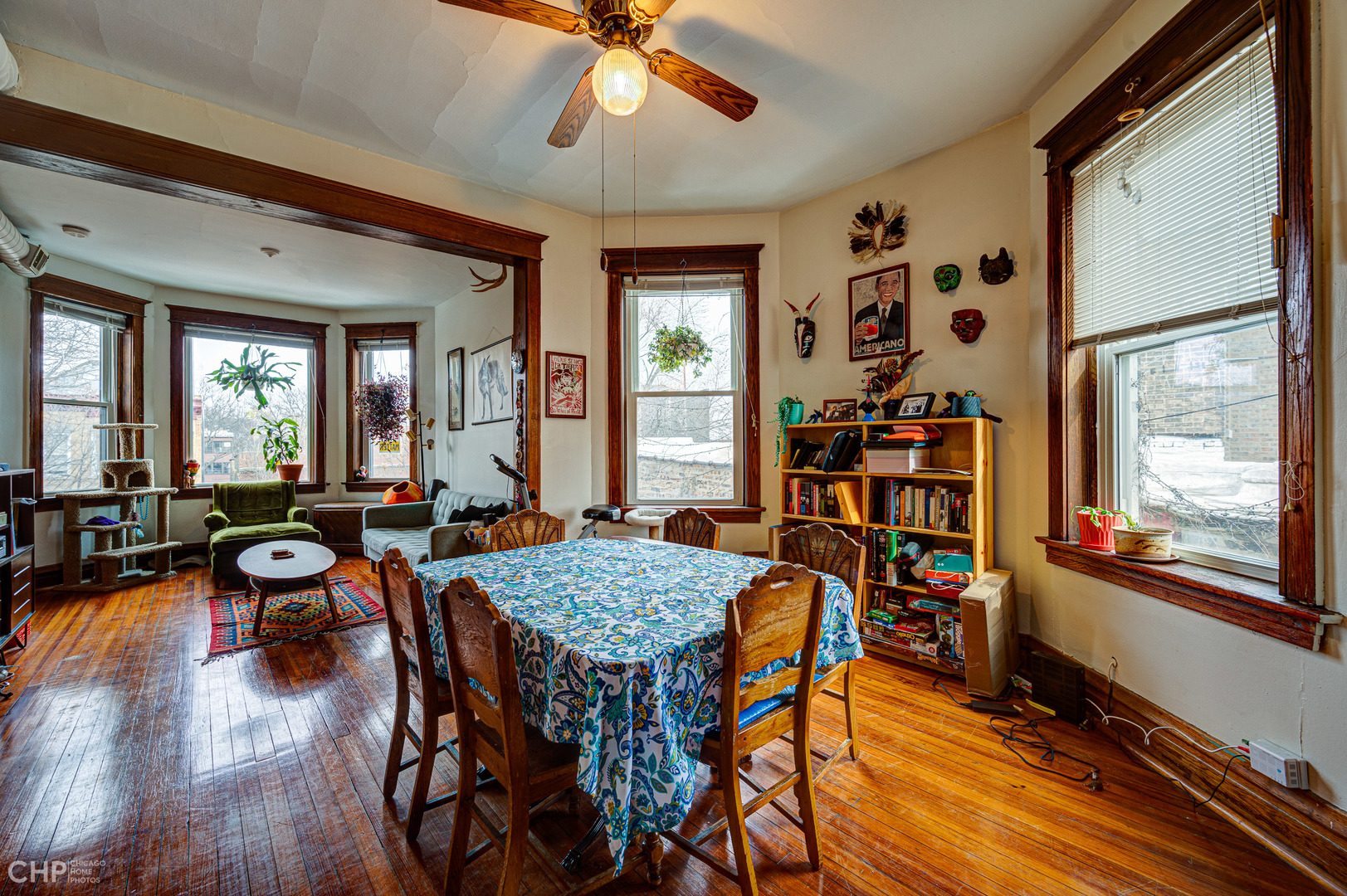 2847 W Shakespeare Avenue